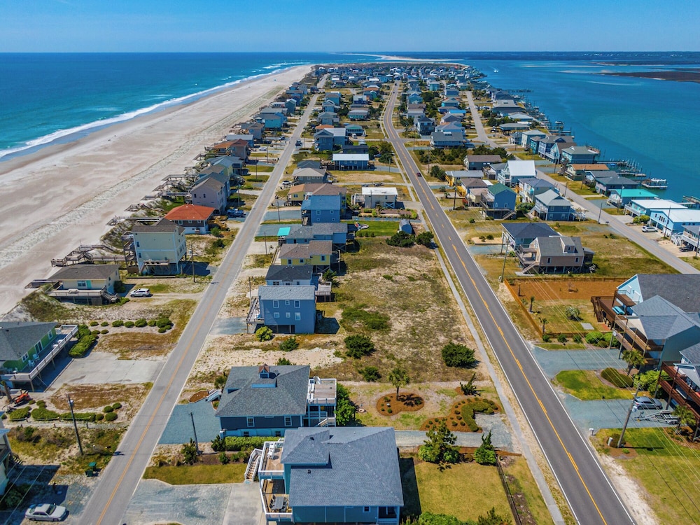 The Water Bear by Topsail Realty