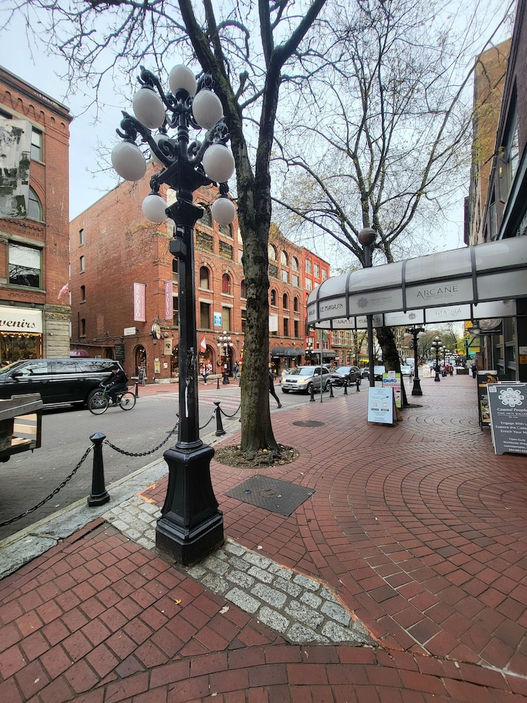 Silverstone Downtown Long-Term stay