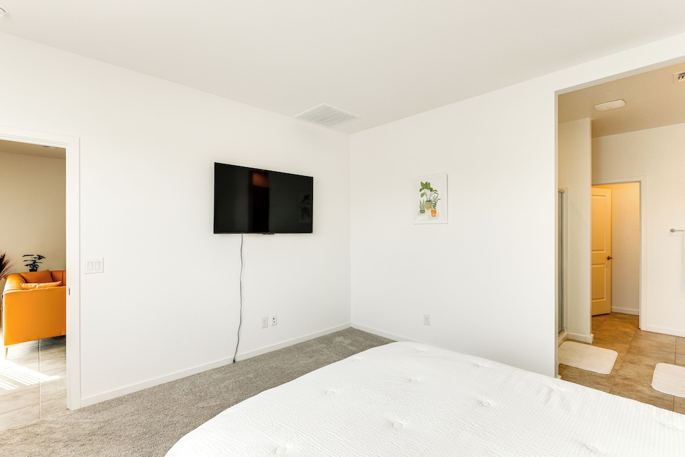 10 Mi to Downtown: Home Near Hiking in Phoenix!
