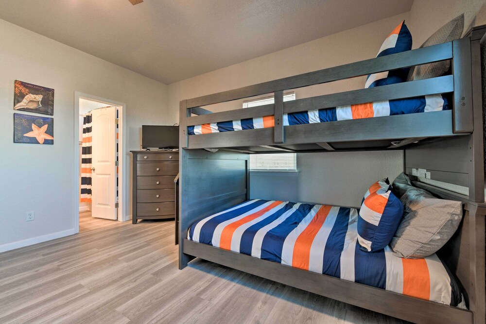 'sea Shell Chalet': Oceanfront Surfside Beach Gem view 4