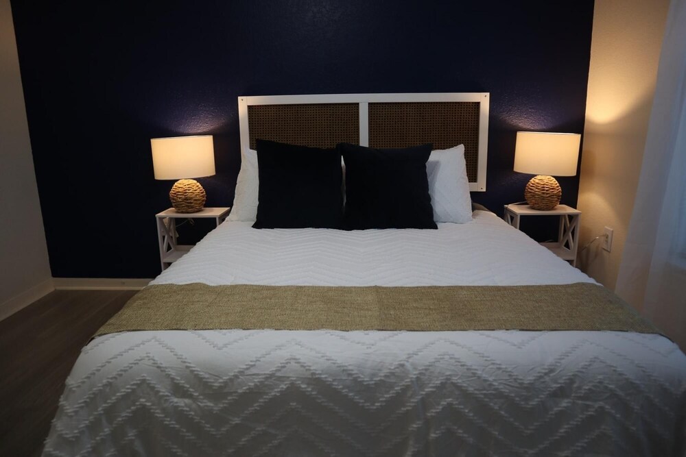 Jacksonville Vacations - Great Location - A Perfect Place to Stay - Property Image 3