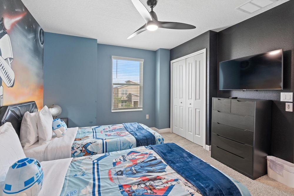 ChampionsGate Resort 8-Bedroom Vacation Pool Home - Includes Resort Clubhouse Amenity Access! 8 Home