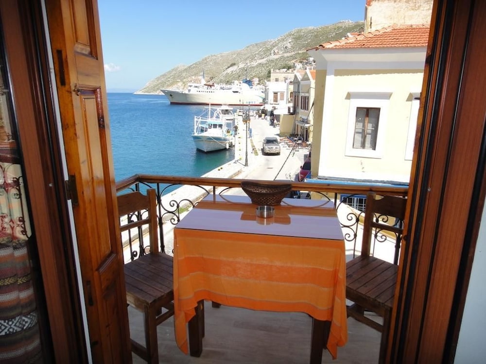 Captain's Suites