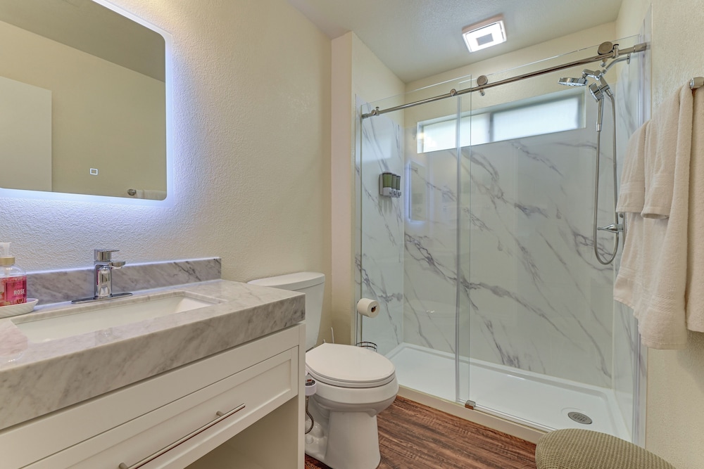Pet-friendly Family Home 3 Mi to Lake Lewisville