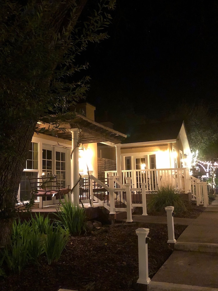 Glen Ellen Inn