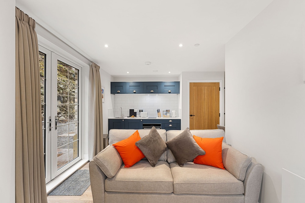 Host Stay Rock Mill 1