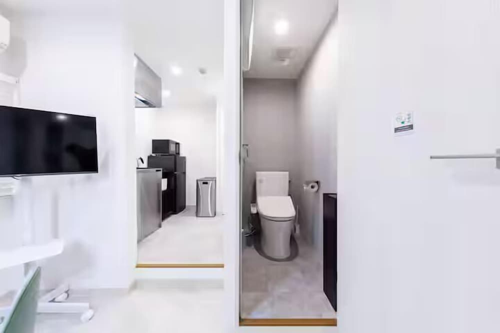 Kuromon Central Self Inn302