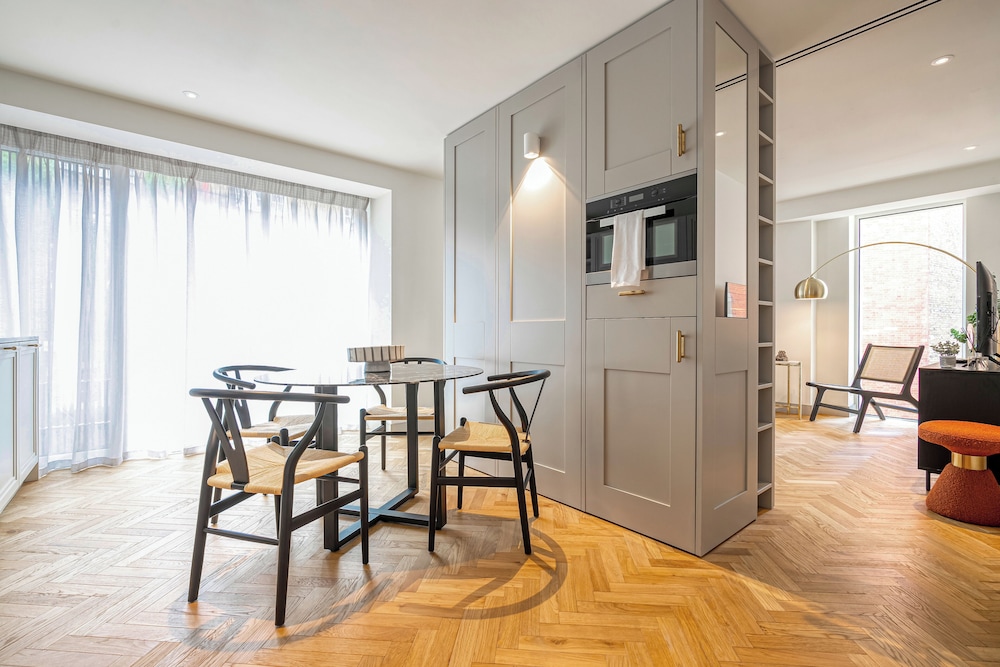 Luxury flats near Big Ben and London Eye