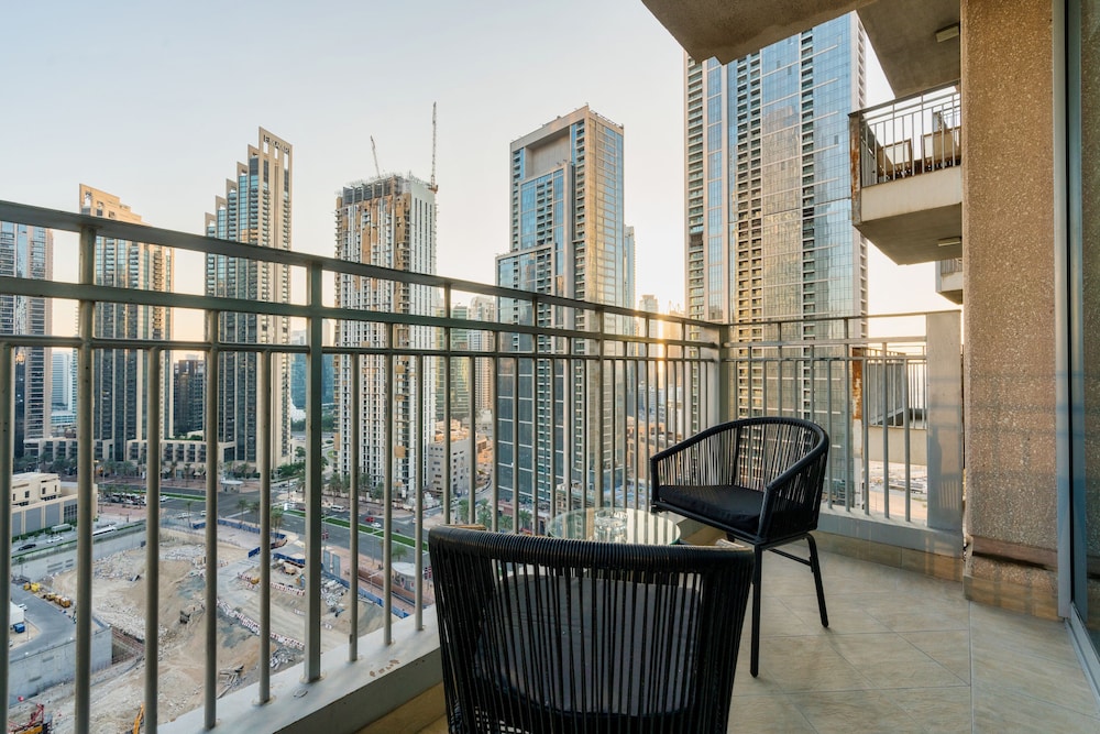 Luxurious 1B With Opera & fountains views