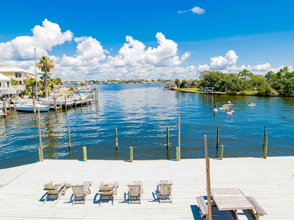 Pointe of It All view 5