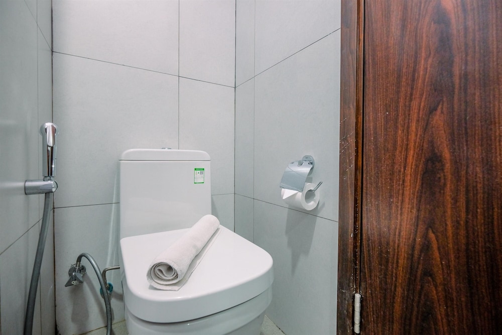 Comfy And Nice Studio At Lrt City Bekasi Apartment