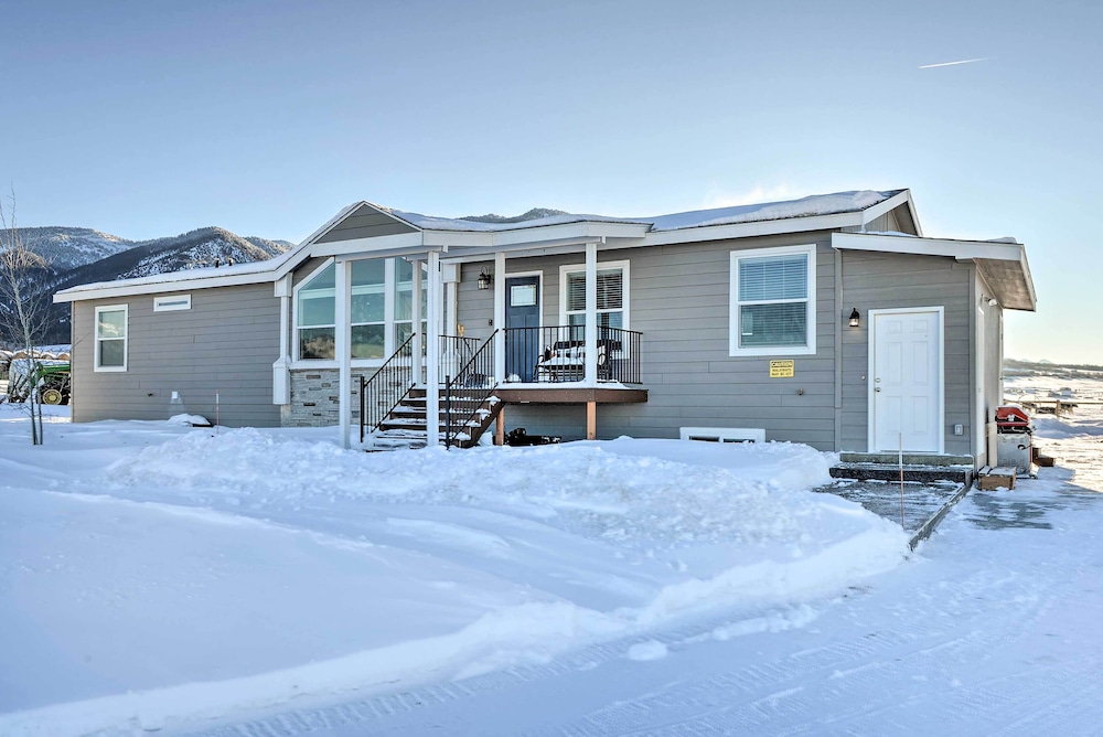 Cozy Home: Mtn Views, A/c, in Heart of Star Valley