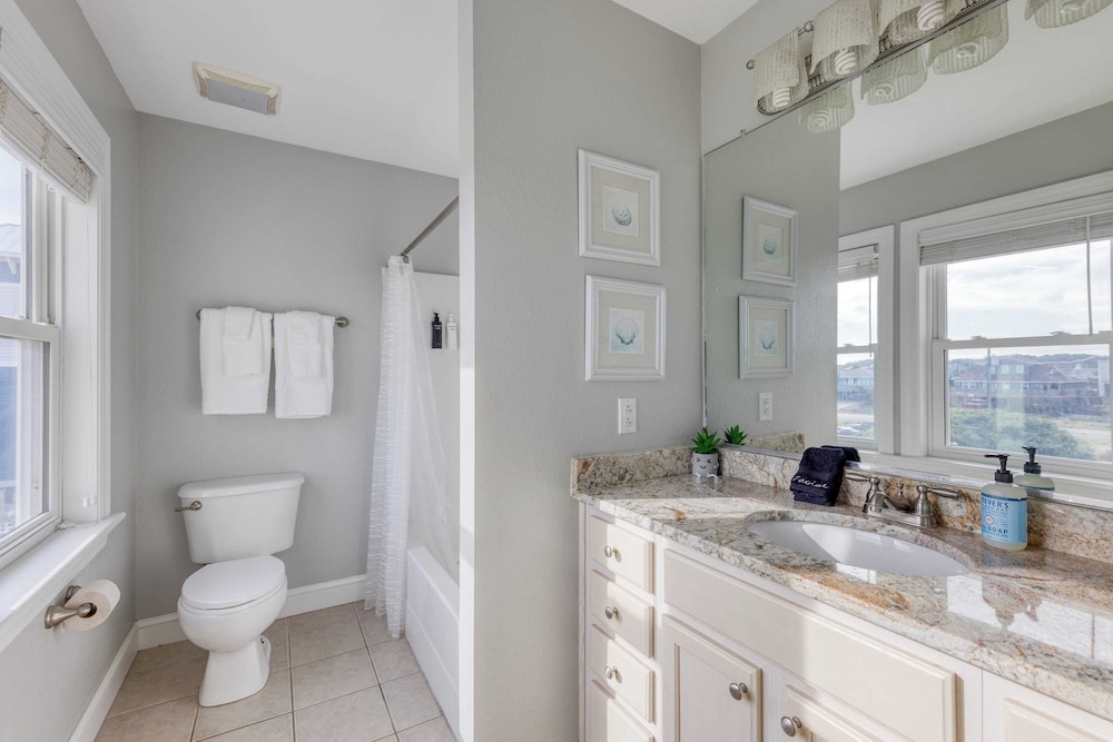 Sleeps 28 Beachfront w/ Pool, Hot Tub, Game Room Atlantic Watch by Avantstay