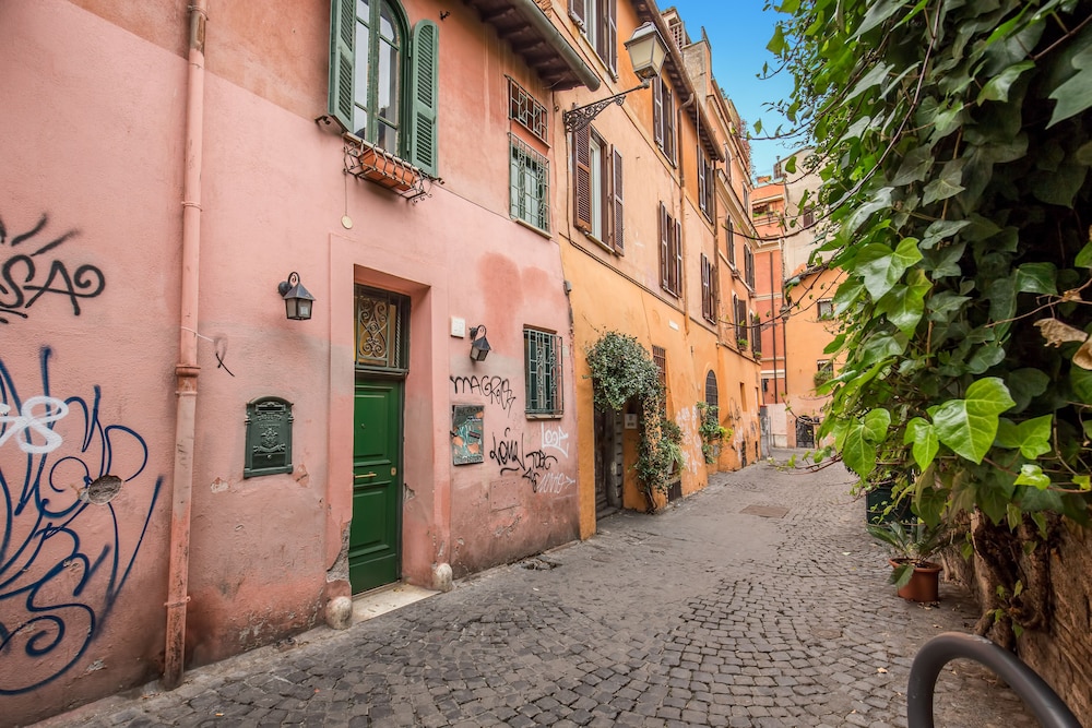 The House In Trastevere