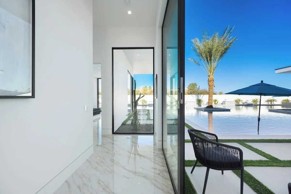 Pool, Hot Tub & Putting Green Minutes From Dining & Golf Bravo Villa #13 by Avantstay