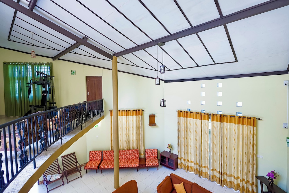Limeshine Airport Transit Residence