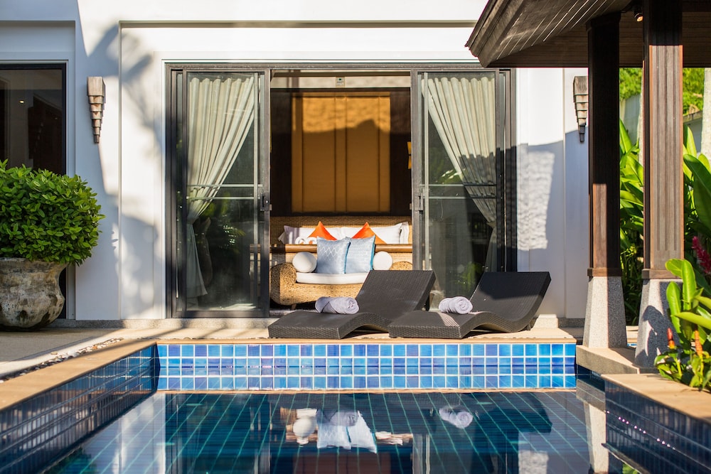 Tulip Pool Villa