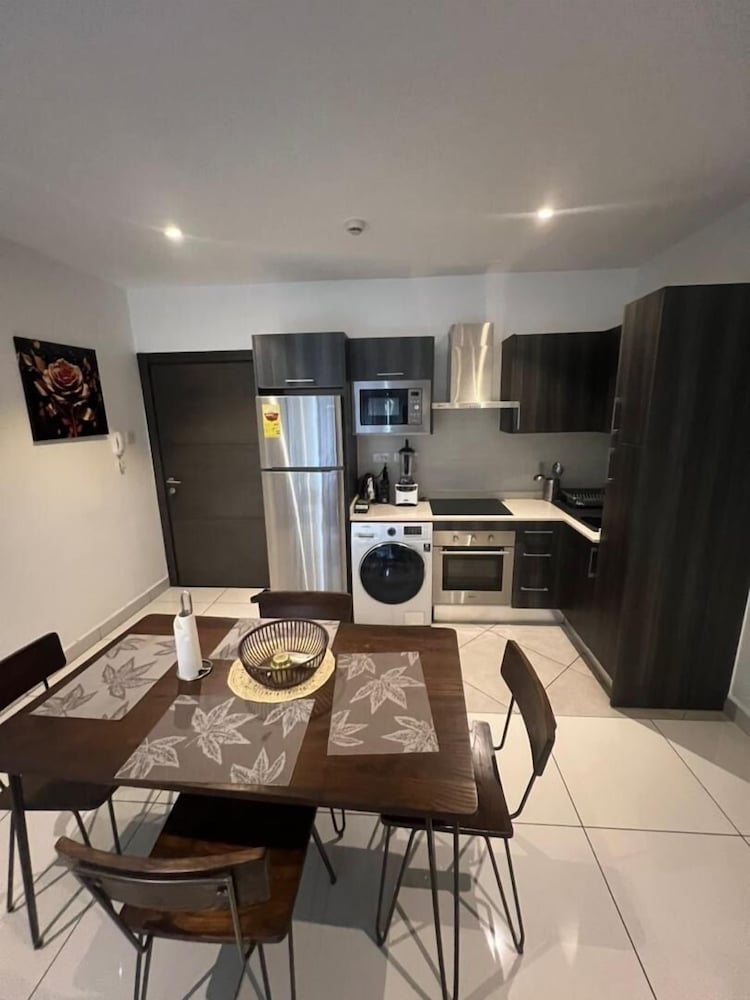 Embassy Gardens Studio Suite