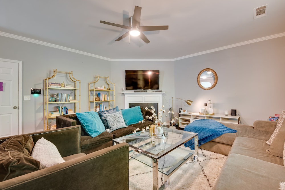 Snellville Abode < 9 Mi to Stone Mtn Park! view 4