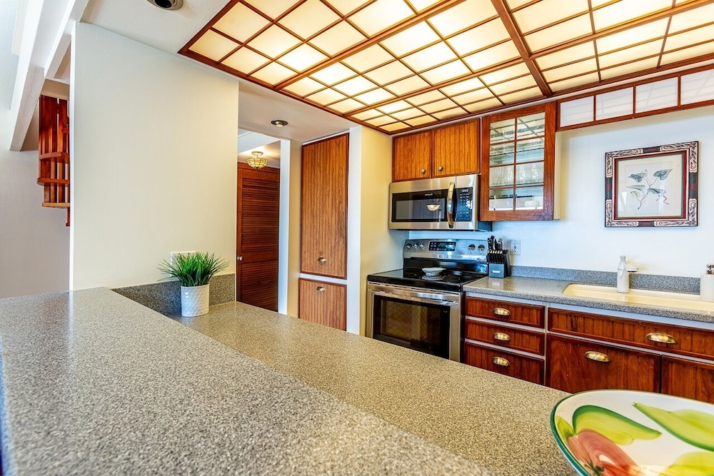 Maalaea Surf C10 2 Bedroom Condo