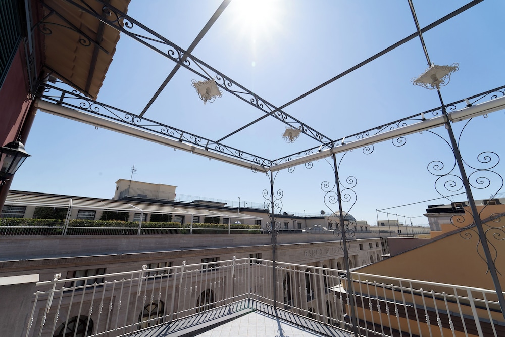 P.C. BOUTIQUE SEA VIEW NAPOLI CENTRO by ClaPa Group Dislocated Hospitality