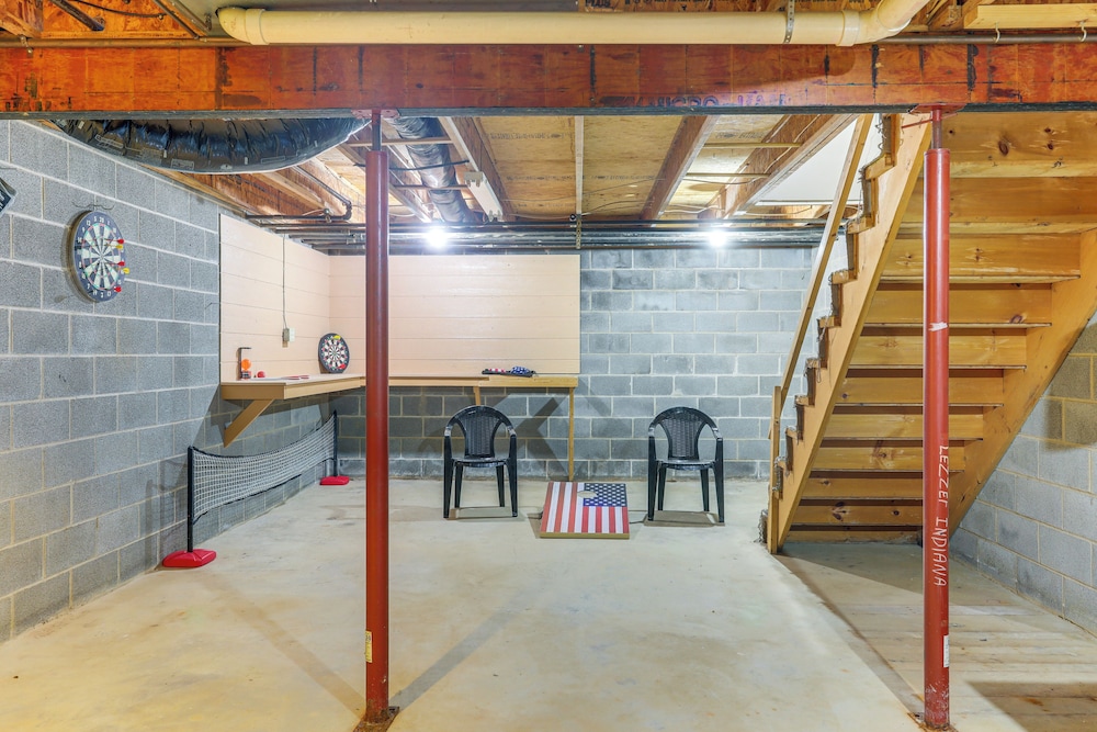 Townhome w/ Patio: 1 Mi to Clearfield Riverwalk
