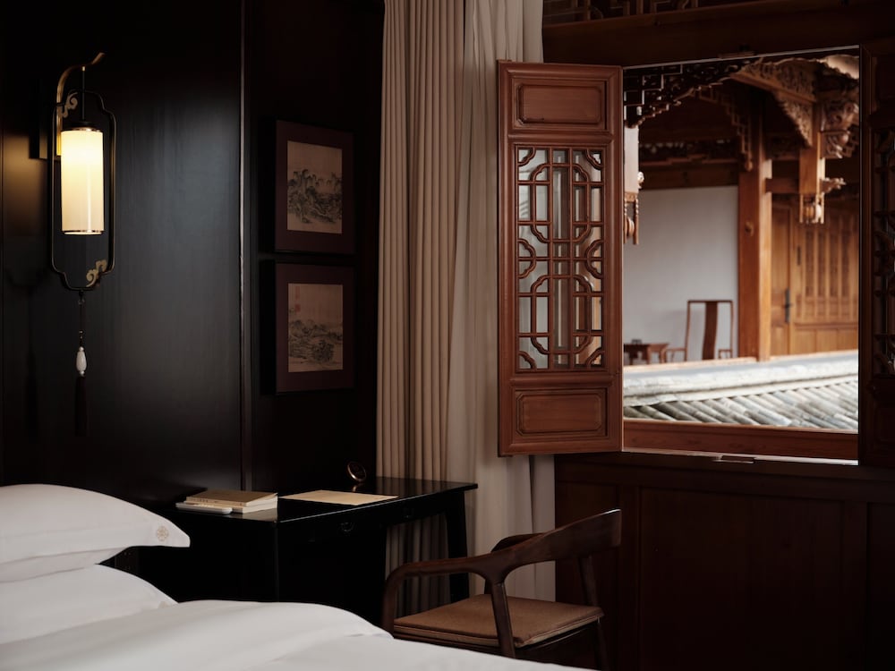 Shaxi Ancient Town Chang Le Li Chinese Courtyard Hotel