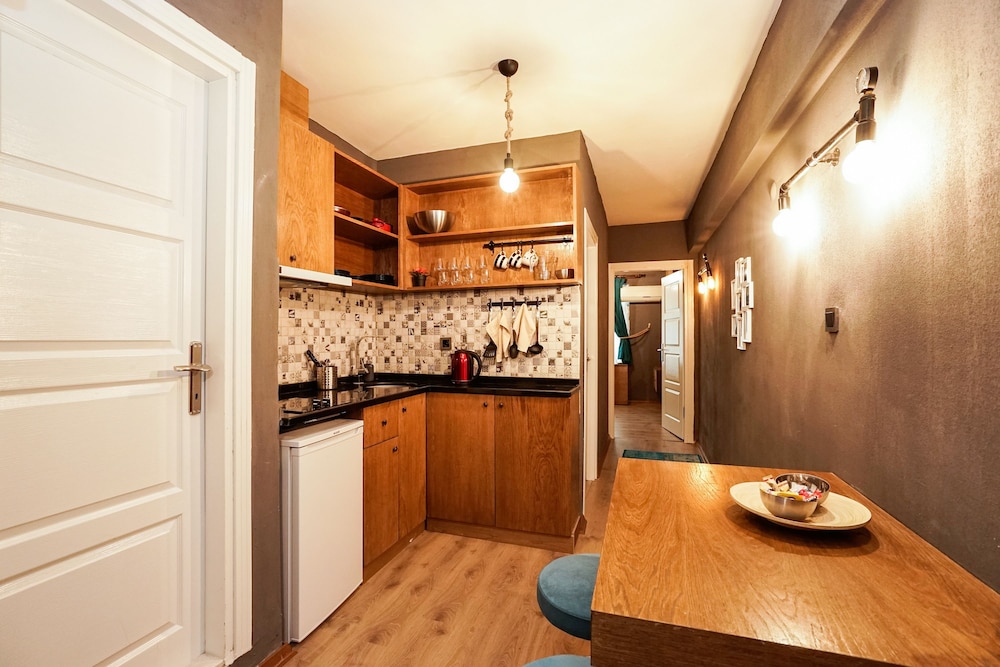 Cube Suitler - Image 45