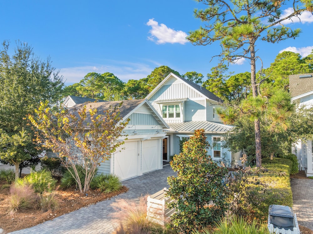 Sea Dlight: 3BR Beach Home Sleeps 10 With 4 Bikes in Watersound West