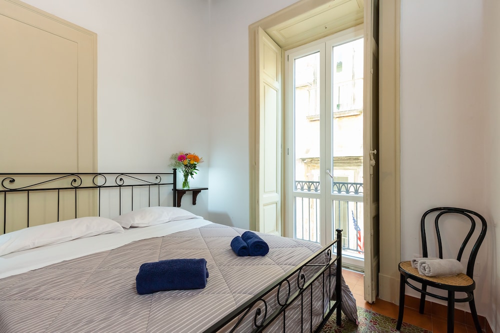 Don Pedro Rooms Vicerè di Toledo in the city center