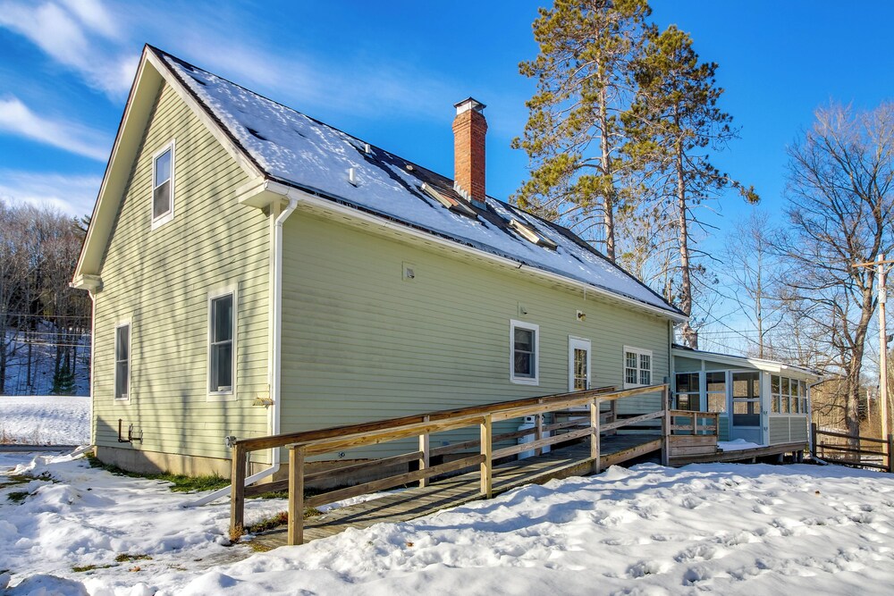 Hiking & Skiing Galore! Home in East Wallingford