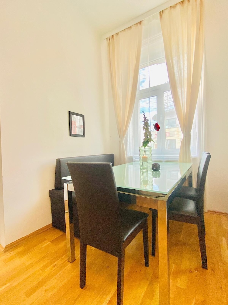 Bright 2BR Apartment Near Westbahnhof