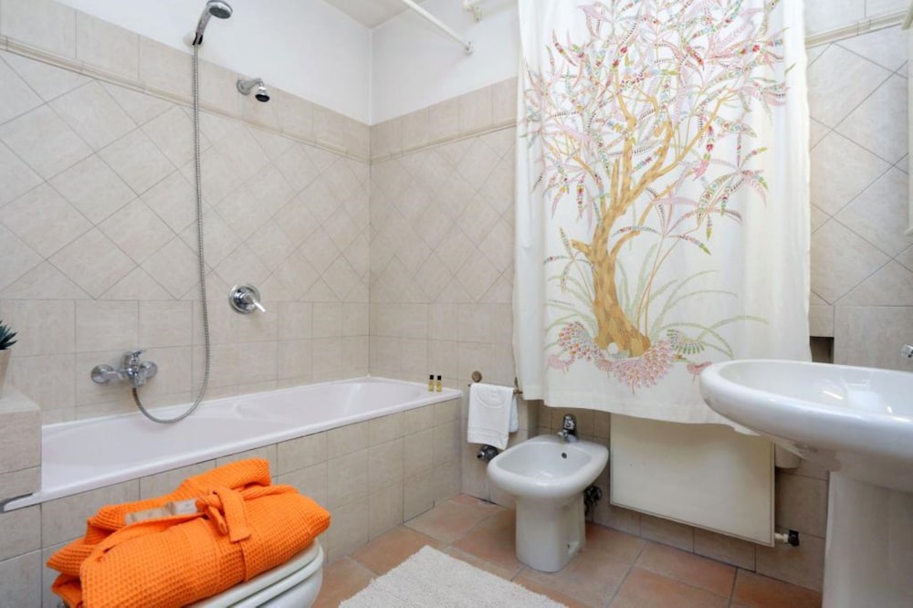 Unique Grand Trevi Fountain Apartment