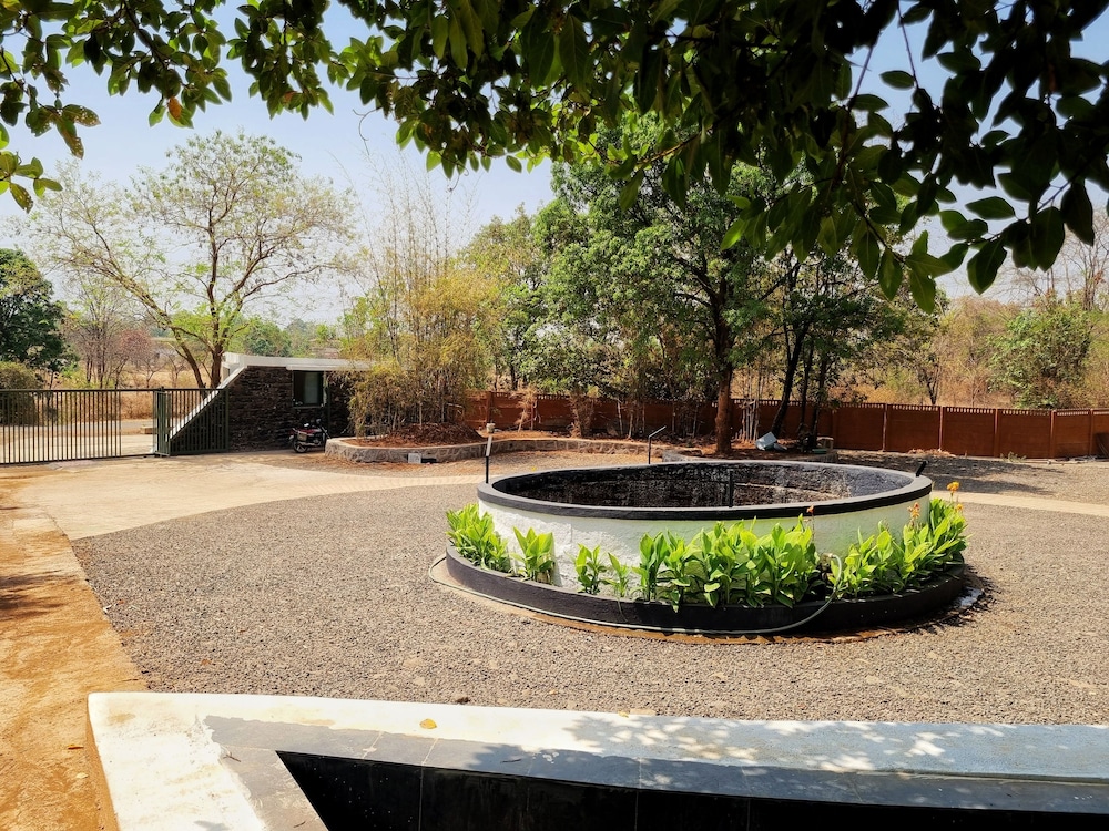 Bird's Nest Resort - Shahapur