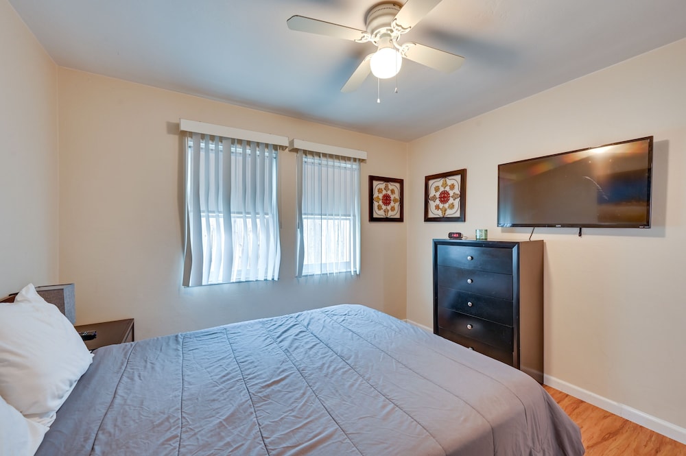 Cozy San Diego Escape w/ Yard, Near Beaches! view 3