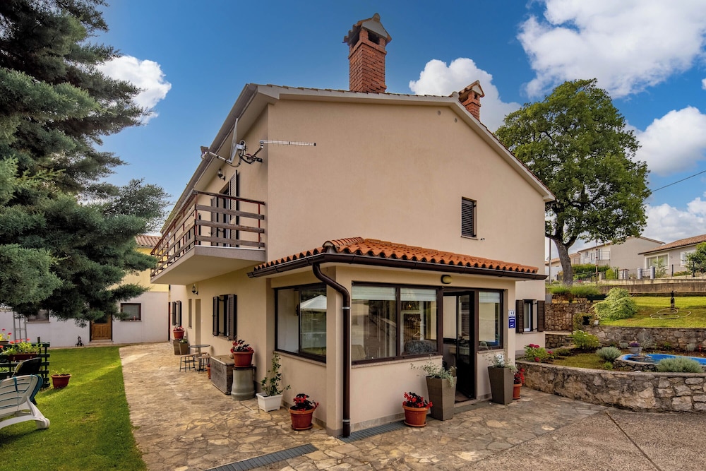Countryside Apartment Giani