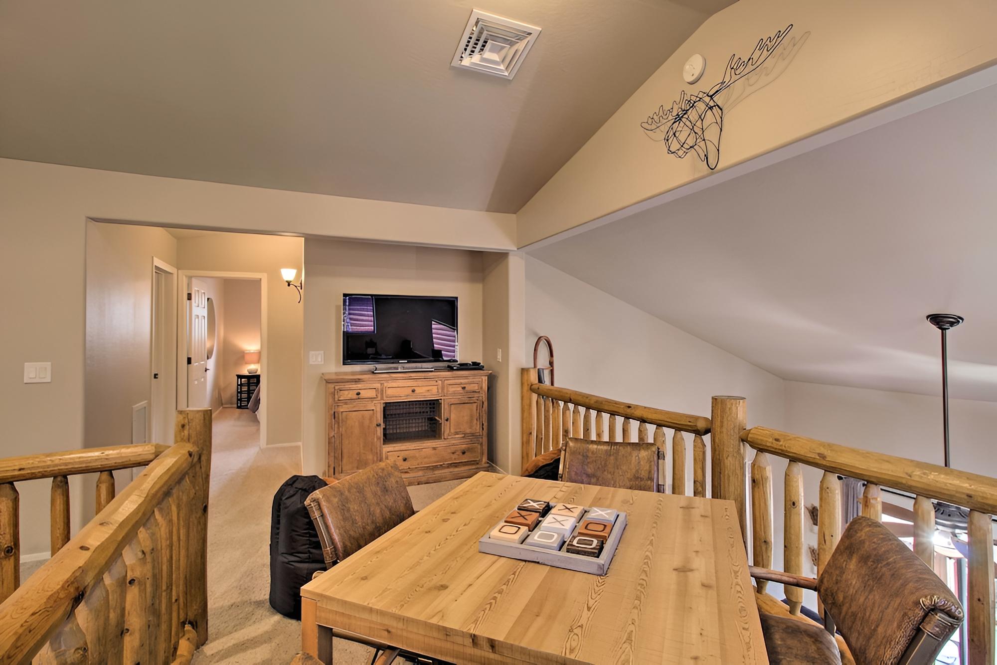 Home w/ Patio in Pinetop Crossing: Walk to Golf! view 2
