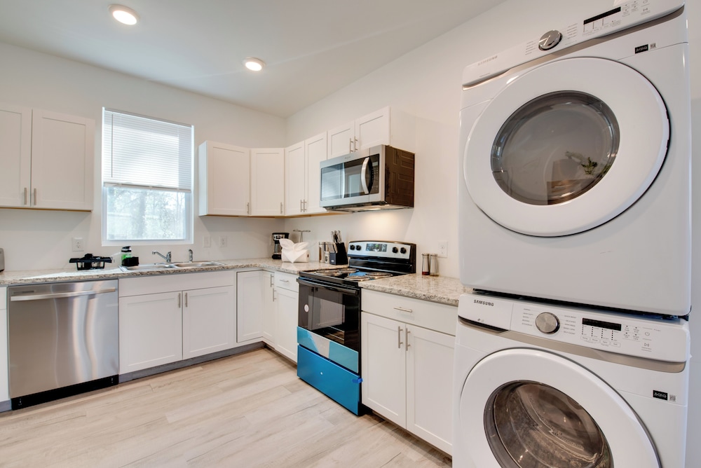 3 Mi to Six Flags: Atlanta Area Apartment