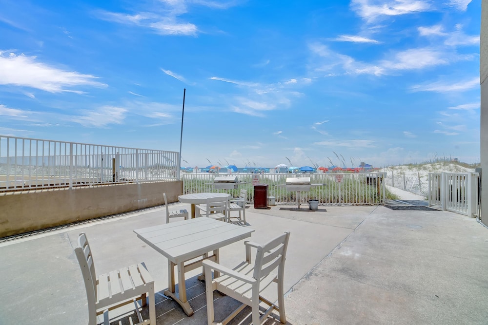 Gulf House 401
