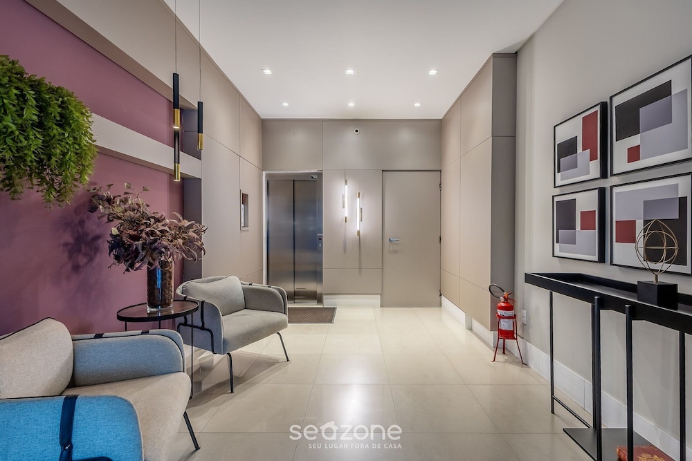 Stay Steps From the sea in Meia Praia - VIM