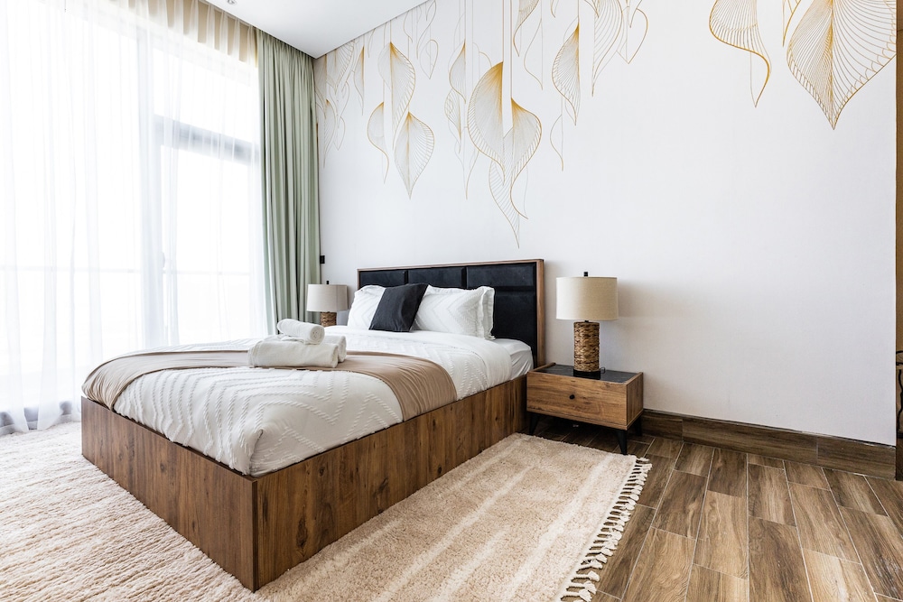GLOBALSTAY. J One Tower Apartments