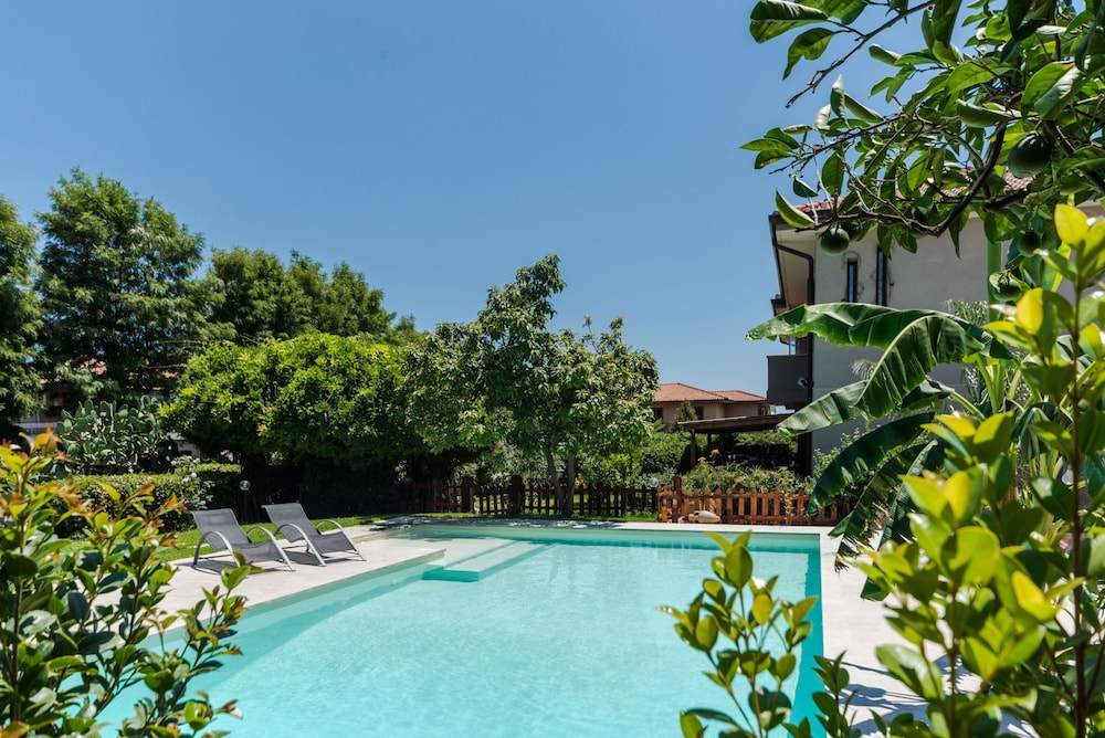 Etnea Home With Pool