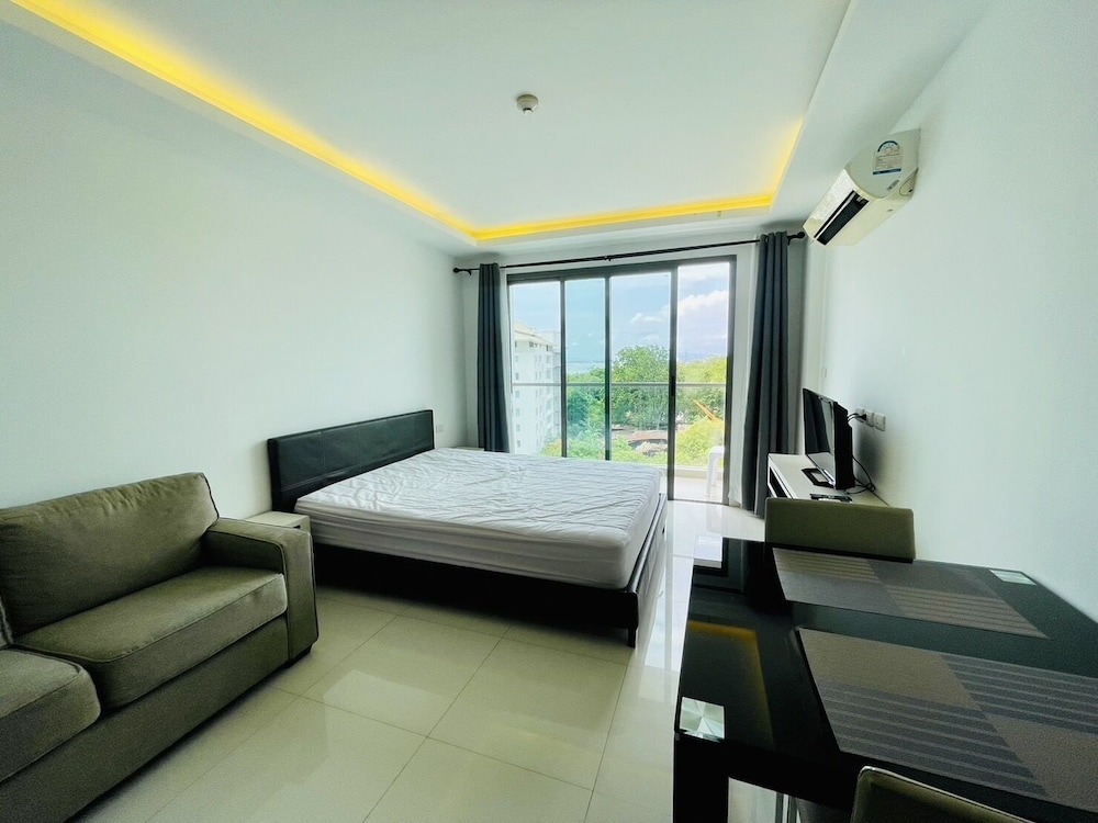 Club Royal Wongamat by PSR ASIA