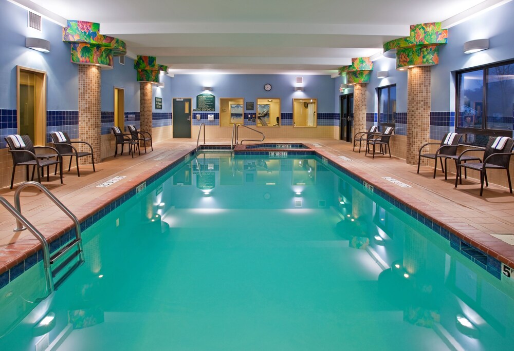 Athens Vacations - Holiday Inn Express Hotel  Suites Athens, an IHG Hotel - Property Image 3