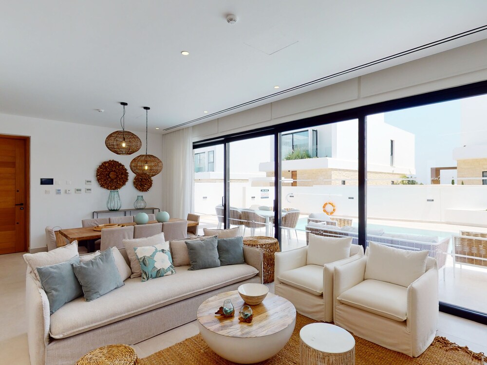Sanders Konnos Bay Kalliopi - Outstanding 4-bedroom Villa With a Side Sea View