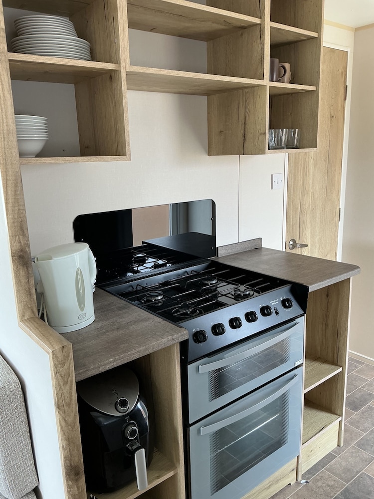 Familyfriendly-8berth-freeparkingspot-closetobeach