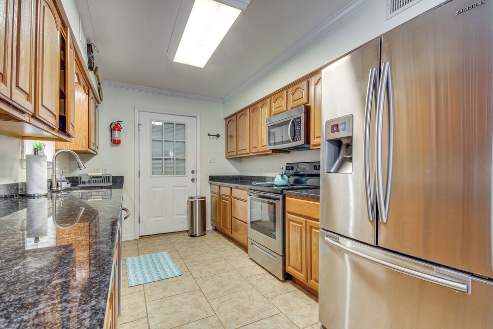 < 1 Mi to Waveland Beach: Spacious Family Home