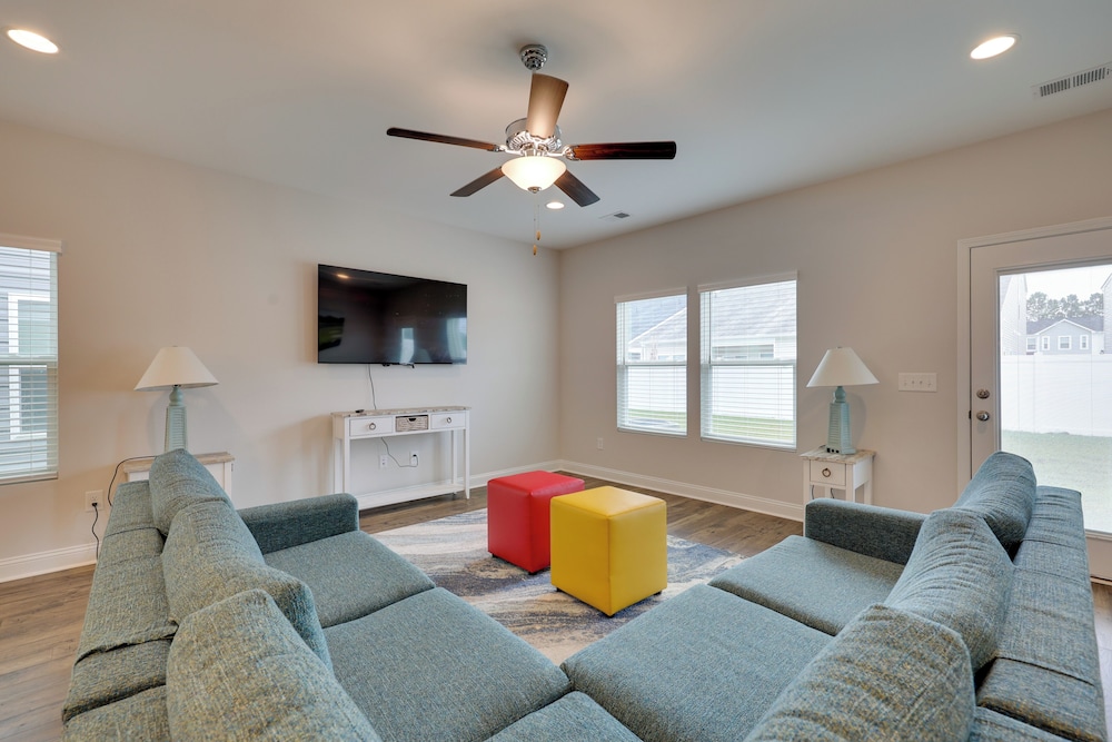 3 Mi to Golf & Waterway: Ocean Isle Beach Retreat!