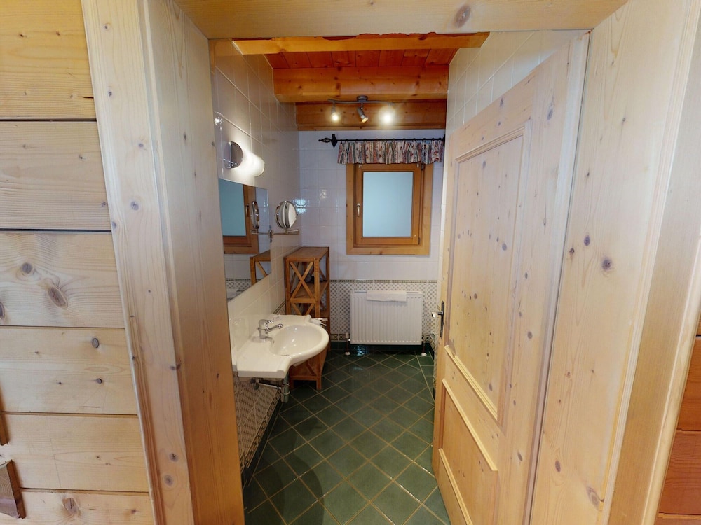 Chalet in Wildkogel Near Ski Slopes & Pool