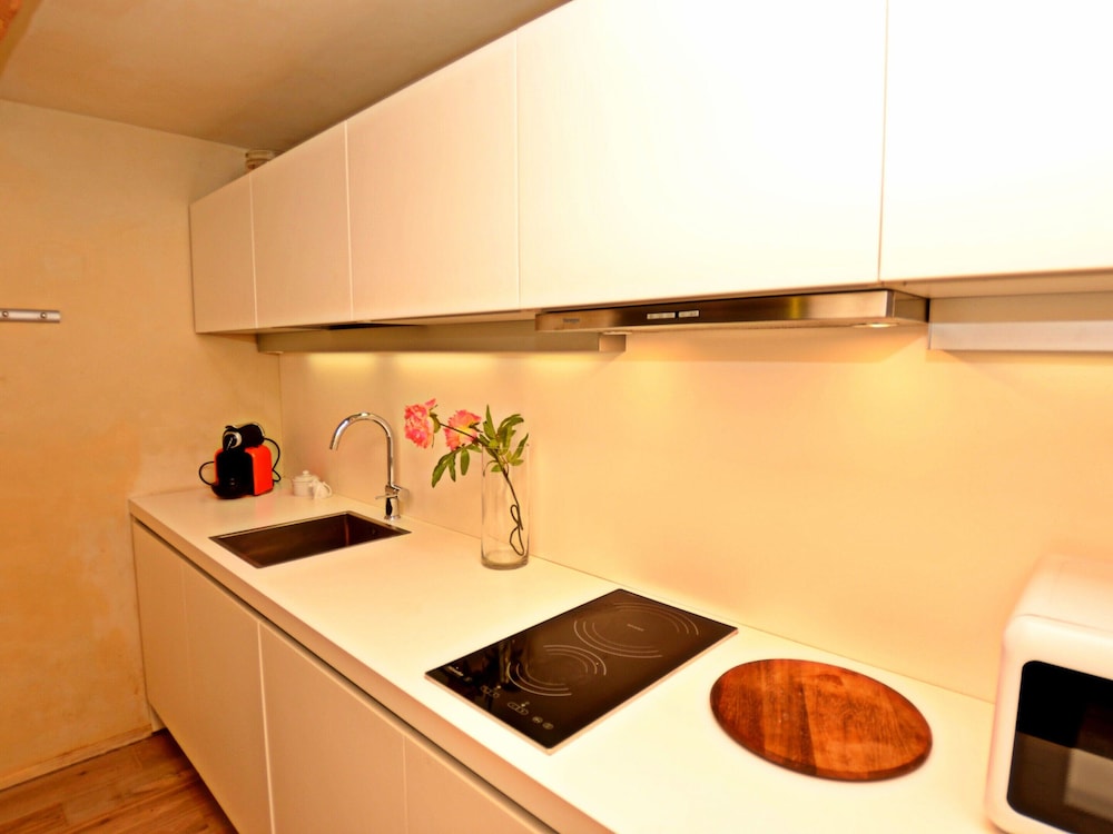 Apartment in Lucca Near Amphitheater Square view 5
